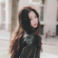 Kim Jennie (bn thân cô )