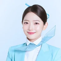 Nữ Nhân Viên Chuyển Đồ