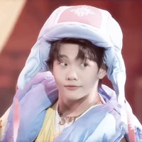 gái đẹp đu cột điện nhảy hiphop(t/g)