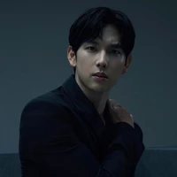 Yim Si Wan"25 tuổi"