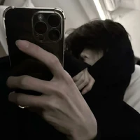 𝘏𝘶𝘺̀𝘯𝘩 𝘛𝘶𝘢̂́𝘯 𝘝𝘶̃ (𝘝𝘶𝘻)