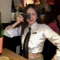 Trần Phương Ly [ Mẹ lớn Của Cô ]