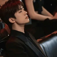 Dịch Dương Thiên Tỉ_Anh