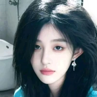 Vương Dịch - bạn cô