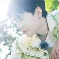 Quang Hùng( em,cậu) 