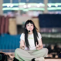 Nguyễn Lê Ngọc Ánh Sáng|Ánh Sáng Aza