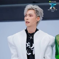 Nguyễn Hoàng Bách - Jey B