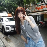 Nguyễn Lê Ngọc Ánh Sáng_Aza (em)