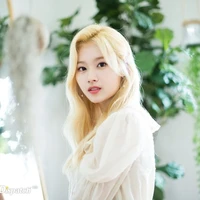 Sana Minatozaki