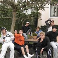 all [muốn trừ ai thì trừ]