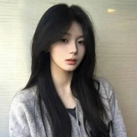 Hồng Khuê(em gái anh)