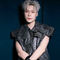 Nguyễn Hoàng Bách [ Jey B ]