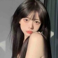 Lâm Tuyết Mai(bạn cô)