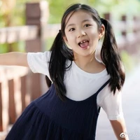 Lý Tiêm Tiêm_lúc nhỏ