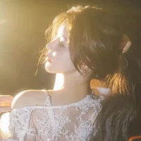 Trần Hạ Chi | Irene ²⁰⁰⁰