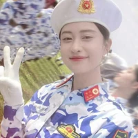 Trần Hà Trang(chị5)