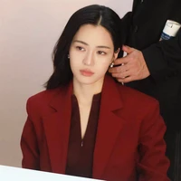 Lingling Kwong - Cô