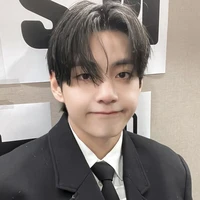Kim Taehyung (cậu )