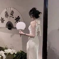 Hà Liễu Như  - mẹ anh