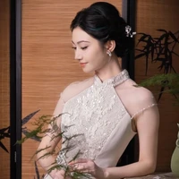 Mẹ của Huy và Uyển