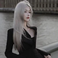 Hoàng thị Quỳnh-nữ chính