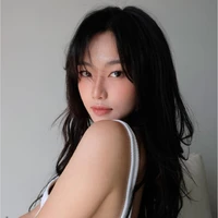 Trần Hoàng Phương Lan ( chị)