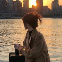 Nữ Hoàng Minh Tuyết