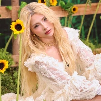 Nguyễn Hiền Mai [Maiquinn]