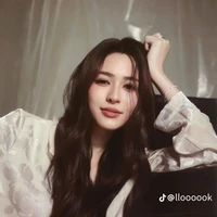 Lingling kwong(cô)