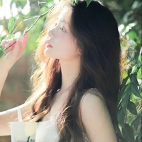 Tăng Bùi Hiền Nhi (em họ của Công)