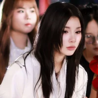 Trần Thảo Linh (em)