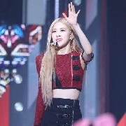 Park Rosé (mama nguyên chủ)