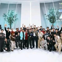 all  (trừ ai thì trừ)