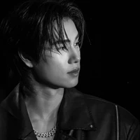 Phuwin (nhân cách 2)