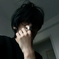 Minh Vũ [cánh tay phải của boss]