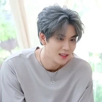 Prem Warut ( anh quản trẻ con )