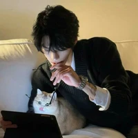 Nguyễn Thành Đạt
[ Anh cả ]