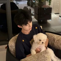 Đỗ Anh Khoa(lớp 12 anh trai của Thắng)