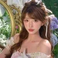 Minh Nguyệt( mẹ Hùng)