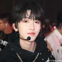 Tả Kỳ Hàm_cậu