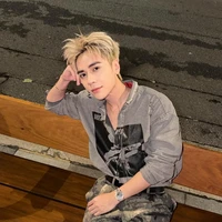 Lê Quang Hùng ( 18 tuổi)