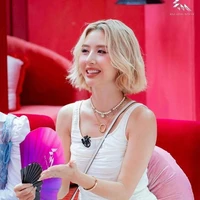 Phí Quỳnh Anh(Quỳnh Anh Shyn)