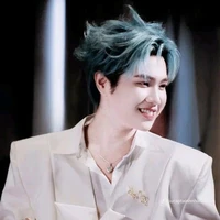 Hoàng Đức Duy {captain boy)