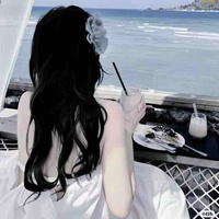 Tuyết Hàn Ngọc - cô