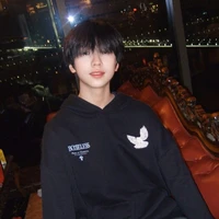 Nhiếp Vĩ Thần|@nwc.sihanz