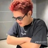 captain [ cạp cạp; bông]