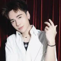 Quang Hùng vai Quỳnh