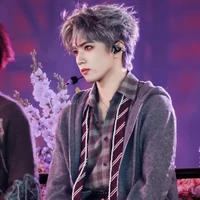 Lưu Diệu Văn ( anh) sói