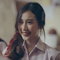 Irin Jaratpun (Claire)