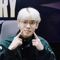 Dư Ngạn Lâm [ONE Tlin]{Yanlin}